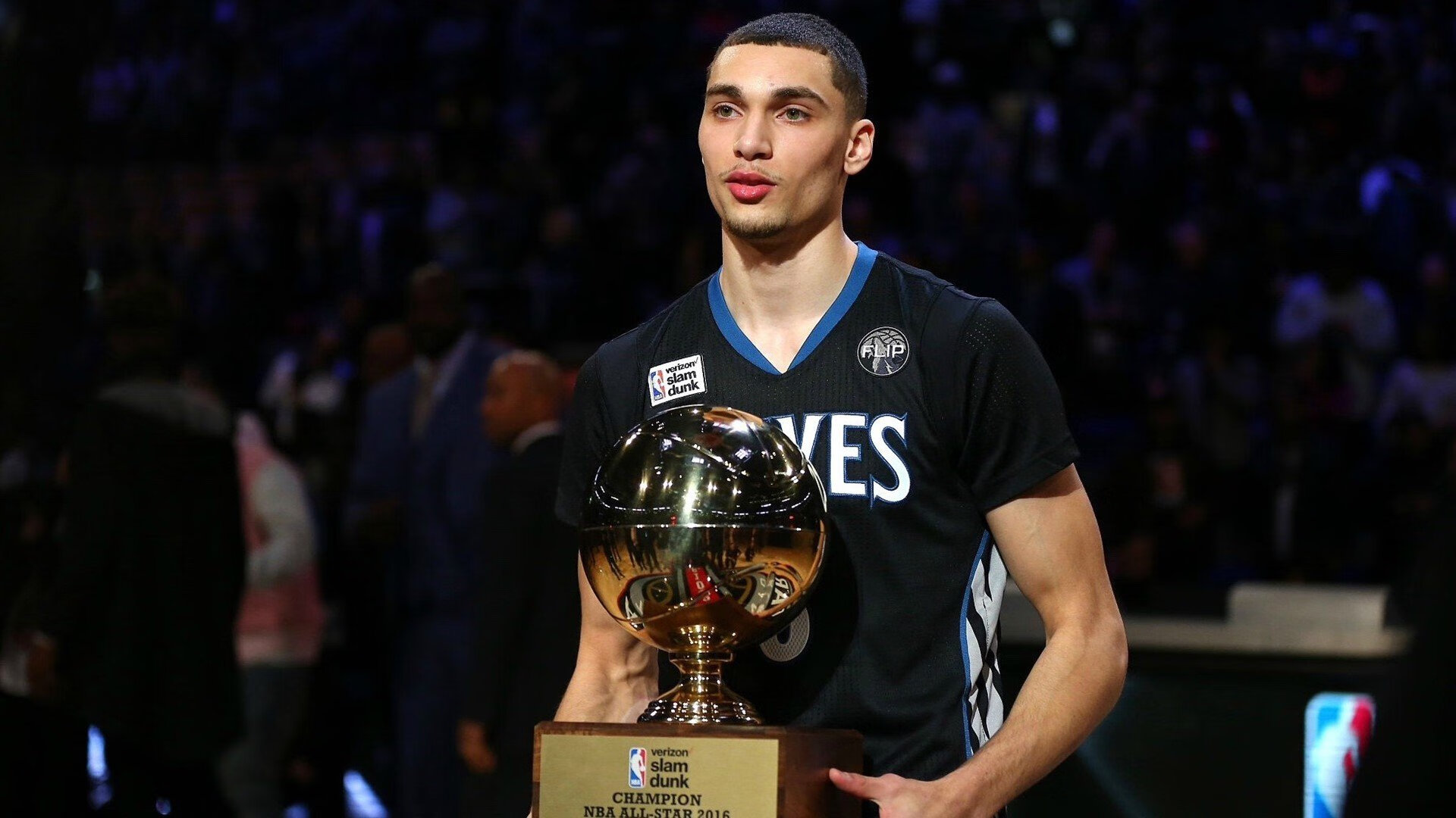 伦纳德关键制胜，公牛轻取四川队背后的战术密码